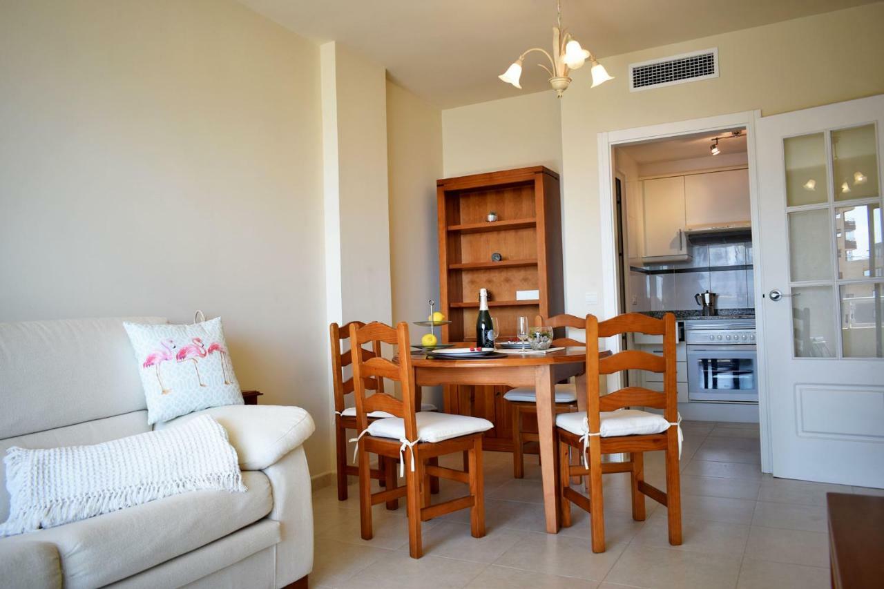 קלפה Perfect Location With Stunning Views, 2 Minutes To Beach מראה חיצוני תמונה